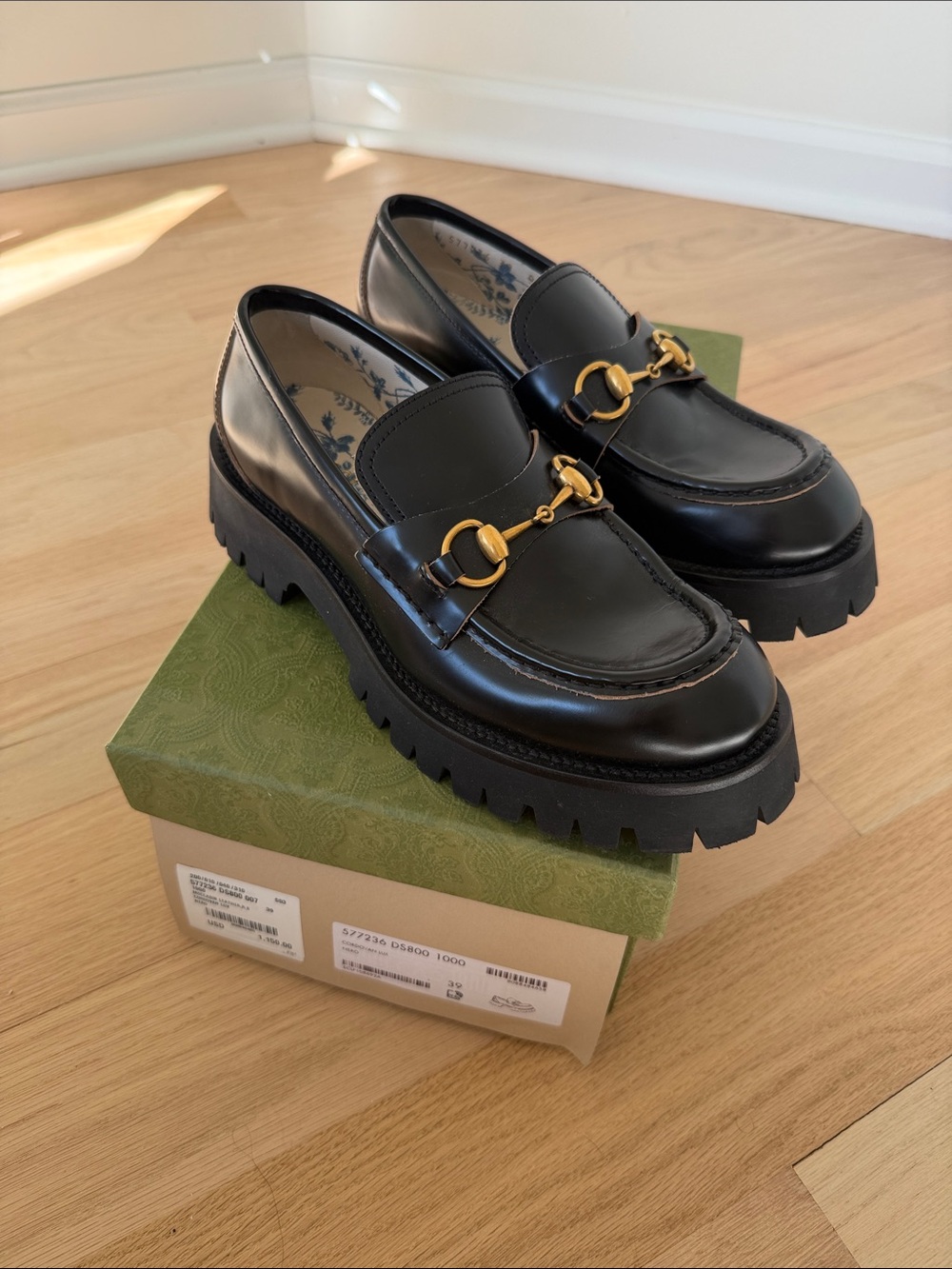 Gucci Black Leather Lug-Sole Loafer with Gold Bit Hardware Size 8.5 (39)